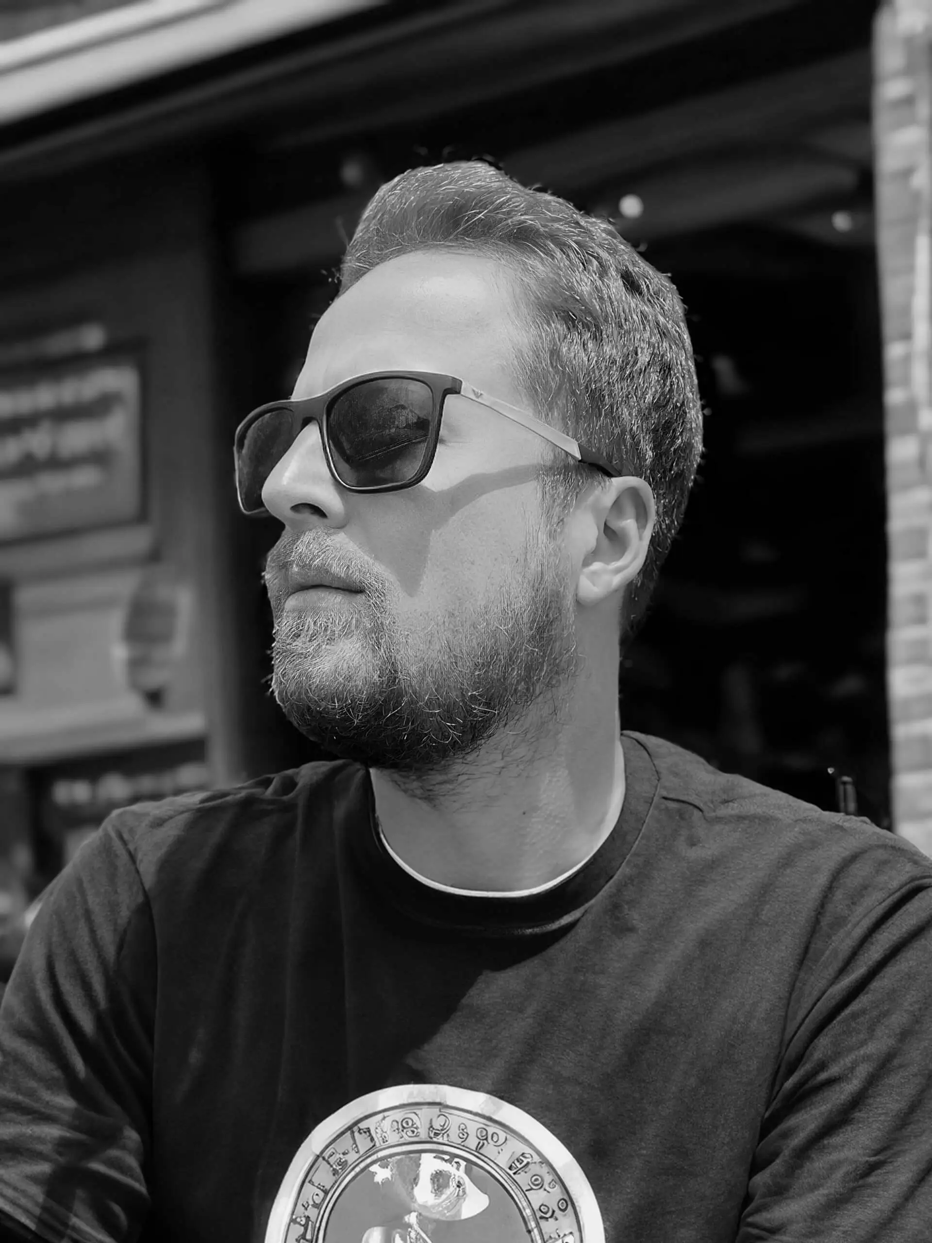 Emir ORCAN - Art Director - Grafik ve Web Tasarım Uzmanı